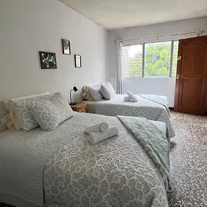 casa-azalea.guatemalaantiguahotels.com/