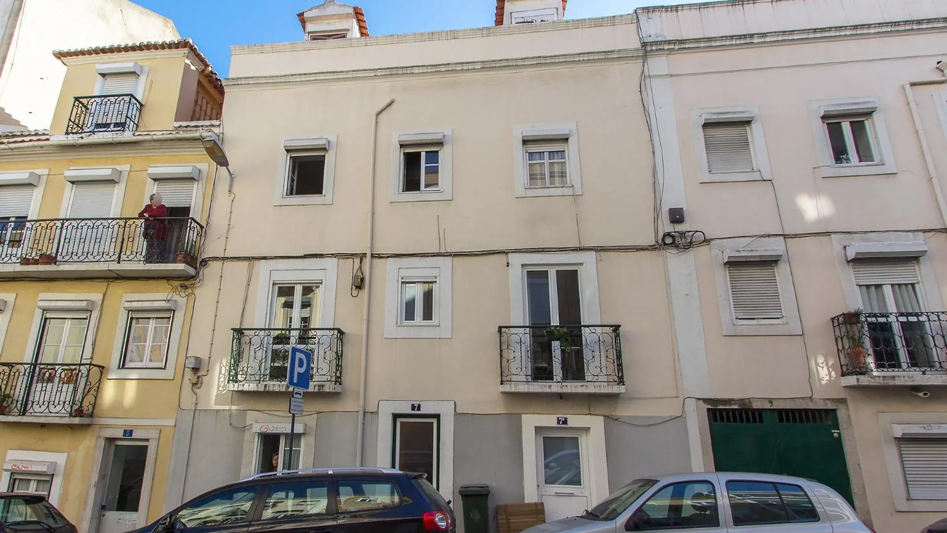 Apartment Typical Tailor Made Flat In Central Graca Lisbon